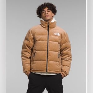 New with tags! Men’s ’92 Reversible Nuptse Jacket in Almond Butter size L